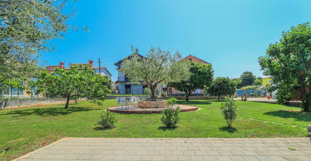 Pension Nina Umag Exterior foto