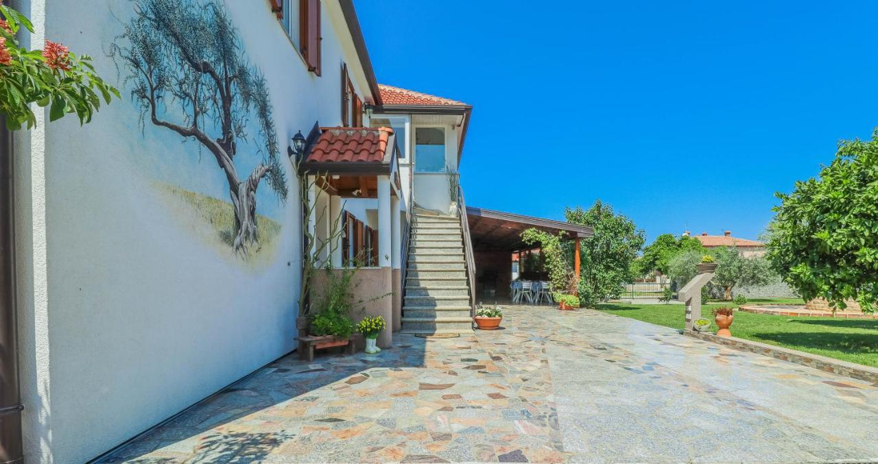 Pension Nina Umag Exterior foto