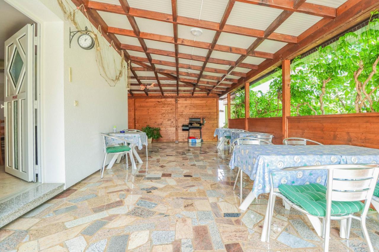 Pension Nina Umag Exterior foto
