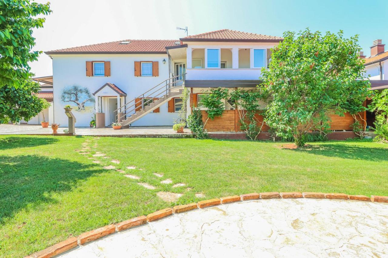Pension Nina Umag Exterior foto