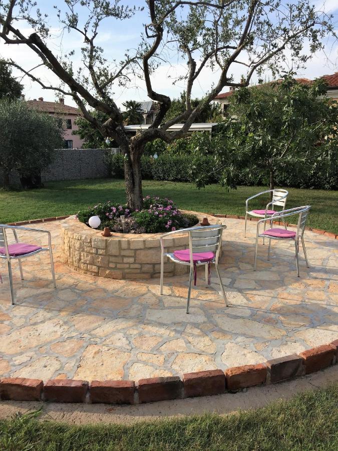 Pension Nina Umag Exterior foto