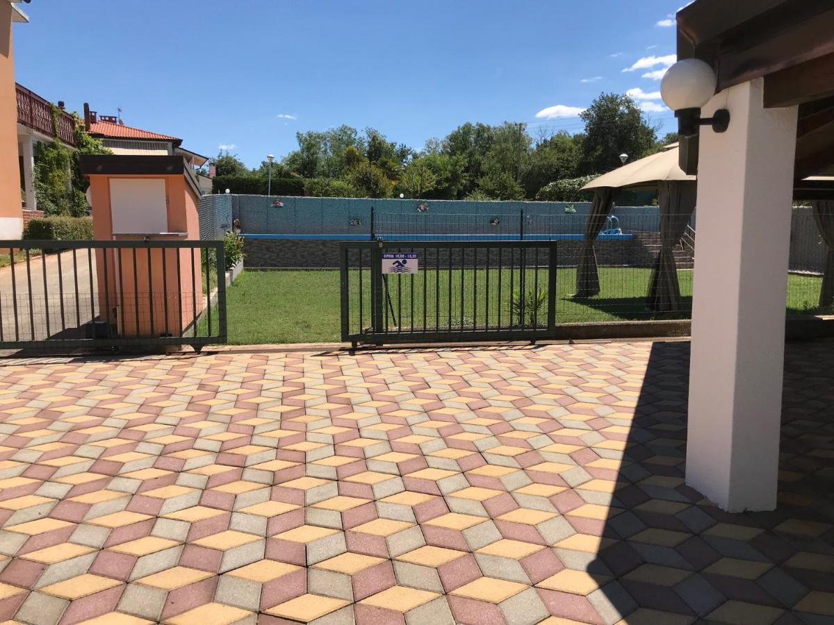 Pension Nina Umag Exterior foto
